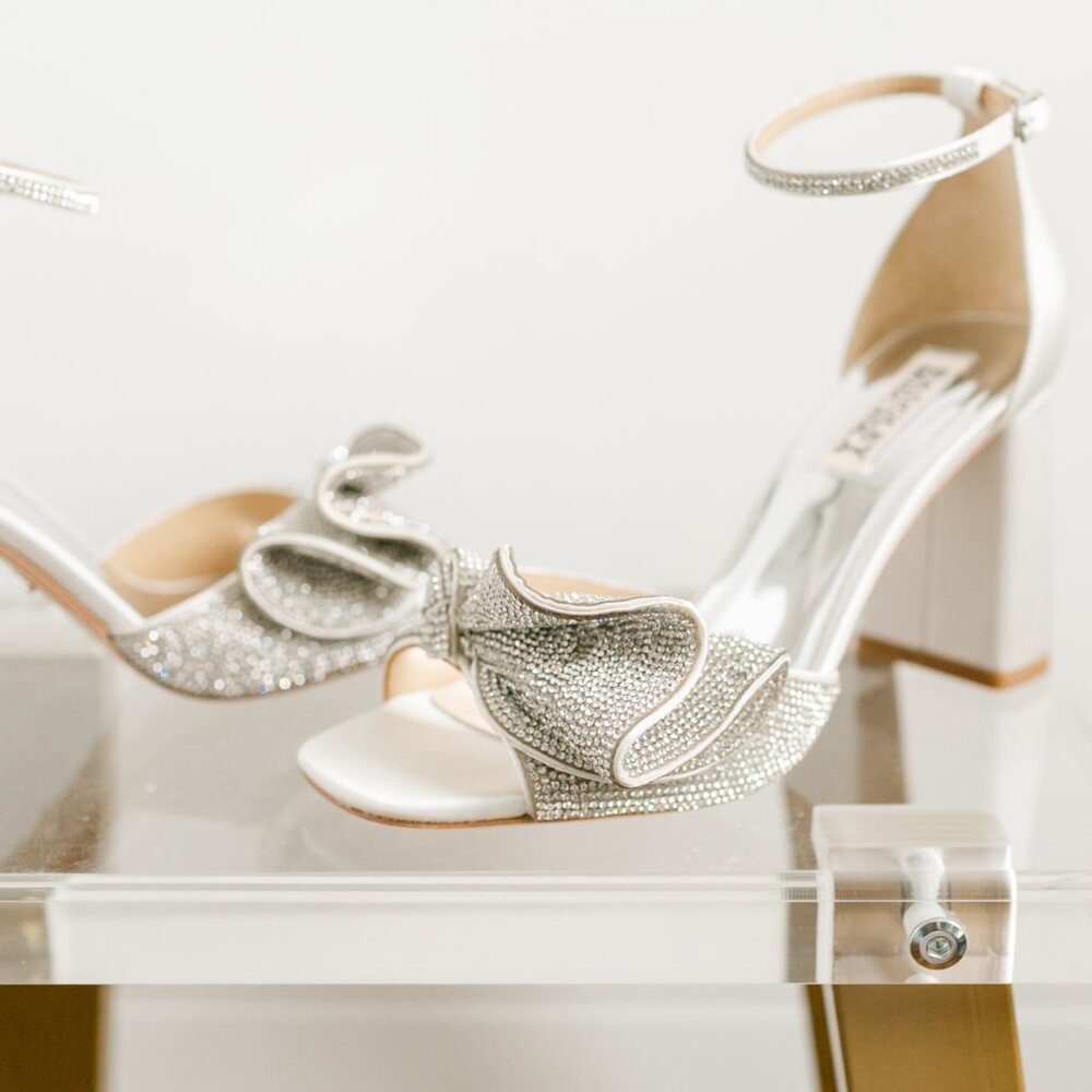 Badgley Mischka Poppy Wedding Block Heel Soft White 6 New Box Crystal - Picture 8 of 16